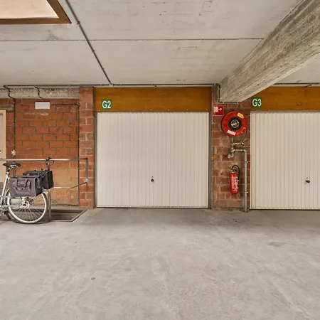 De Roos 6b Garage 2 *